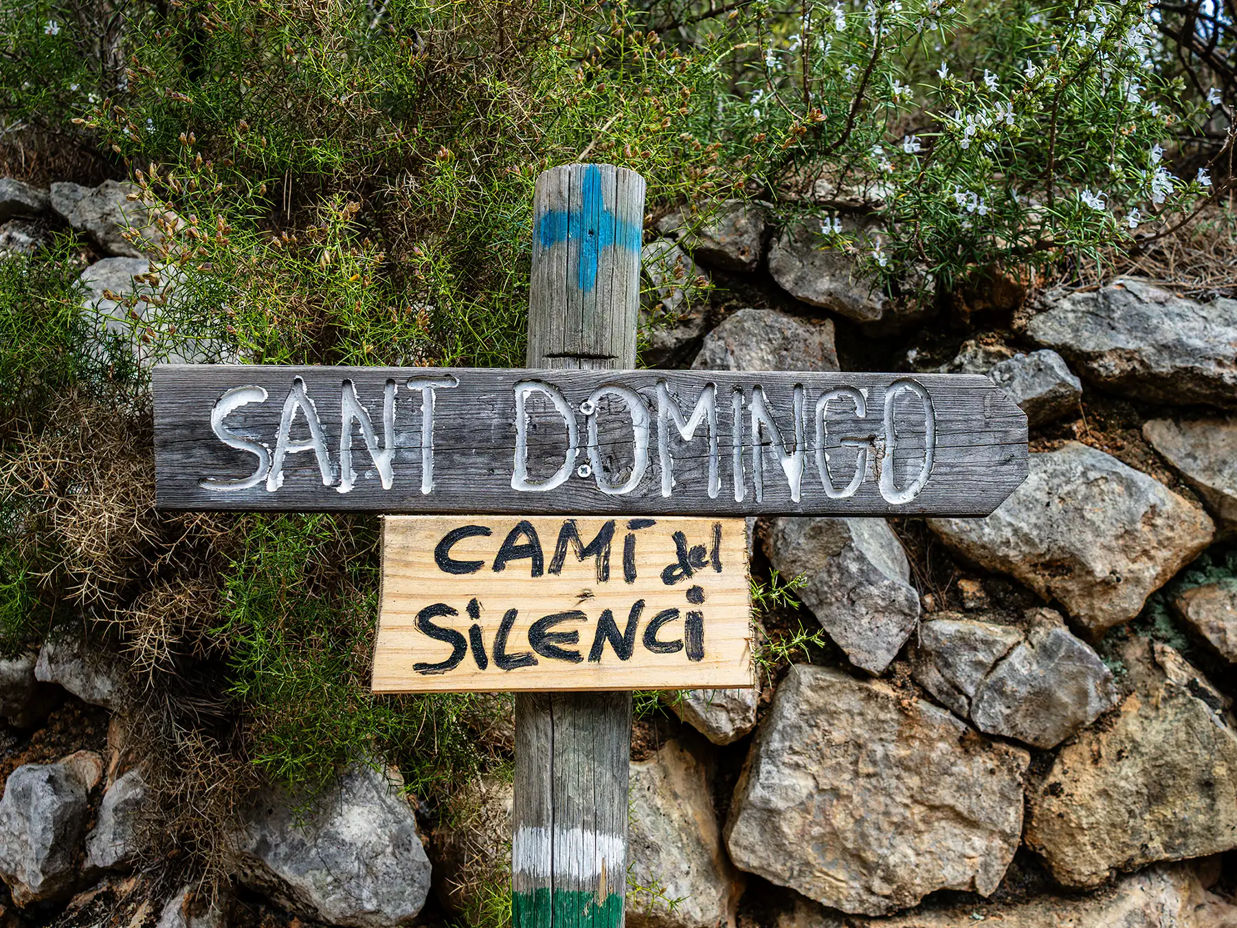 Pal indicant Sant Domingo i el Camí del Silenci